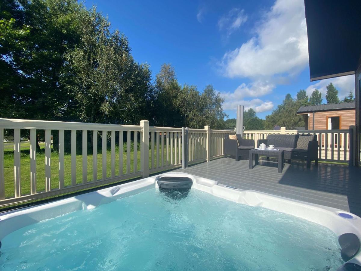 The Yorkshire Burrow Lodge With Hot Tub Exteriér fotografie
