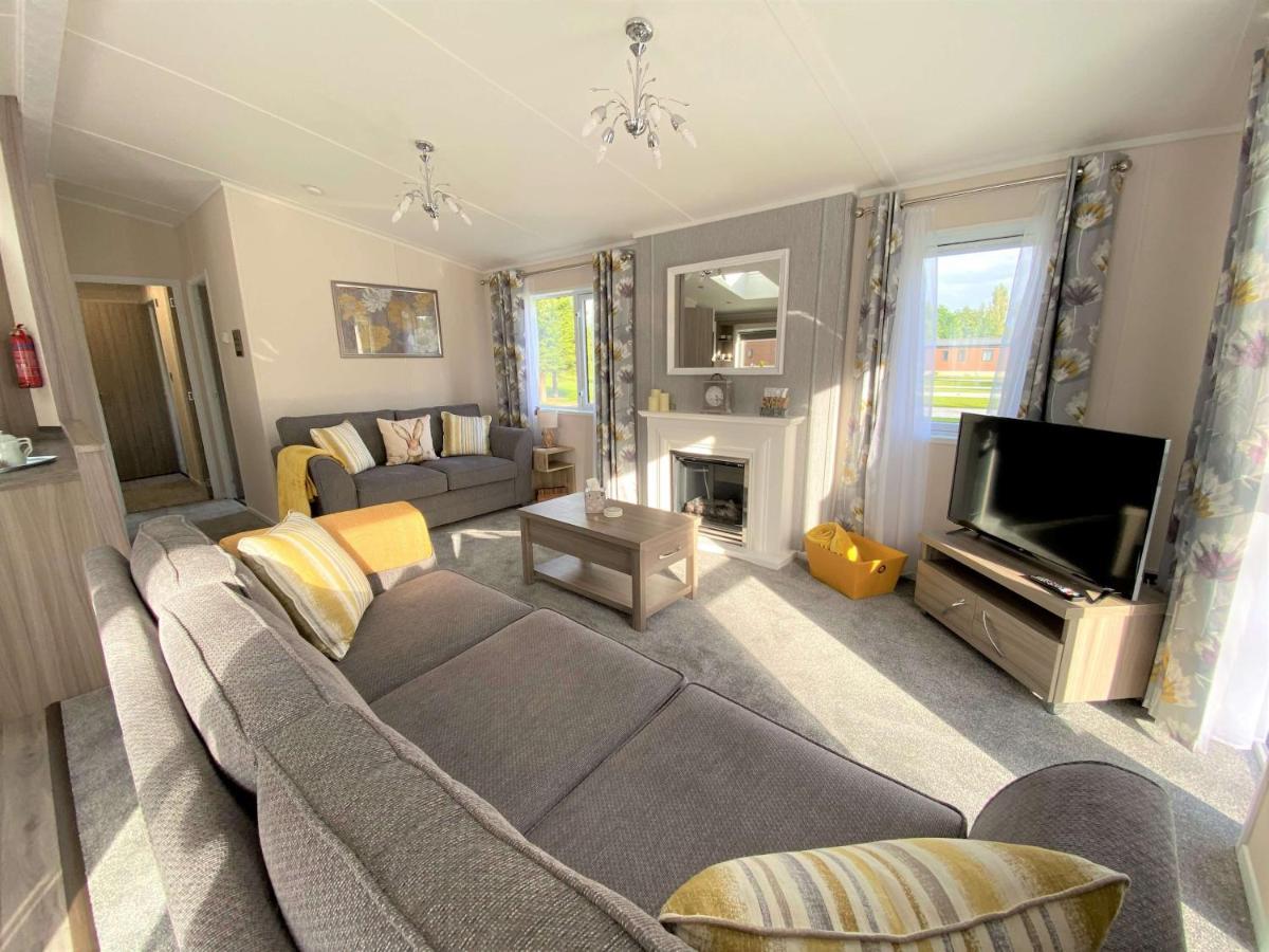 The Yorkshire Burrow Lodge With Hot Tub Exteriér fotografie