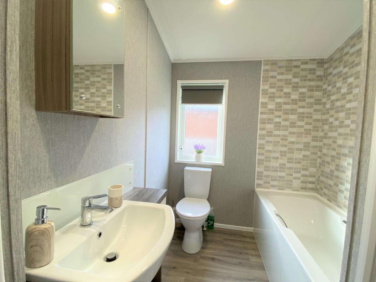 The Yorkshire Burrow Lodge With Hot Tub Exteriér fotografie